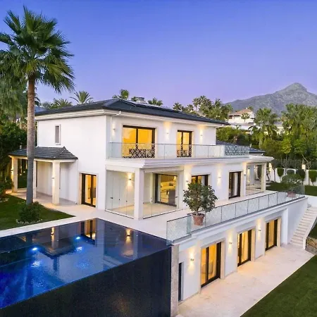Esta En Primera Linea De Golf Chalet Marbella